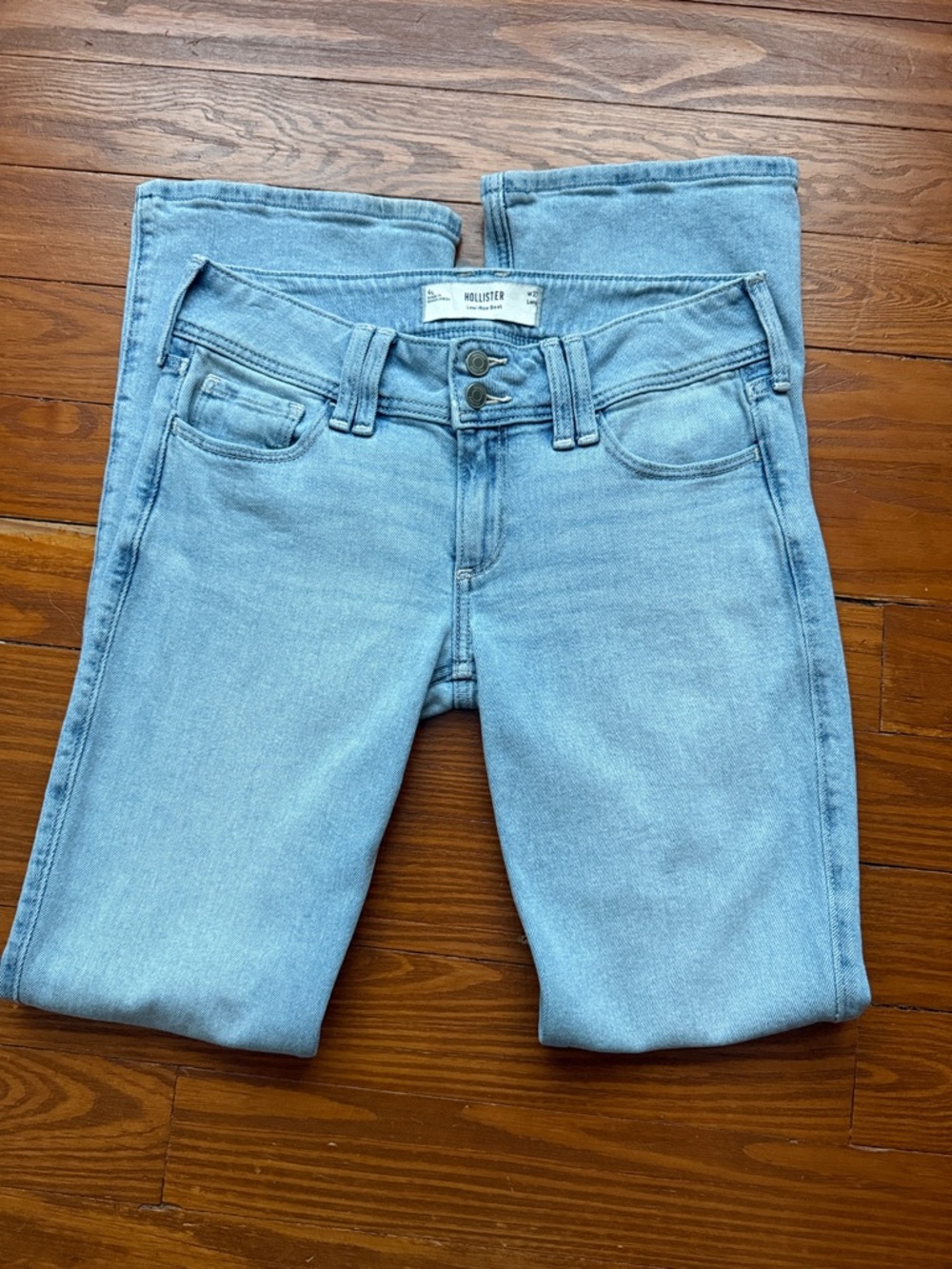 Hollister Light Wash Low Rise Boot Jeans - Picture 7 of 7
